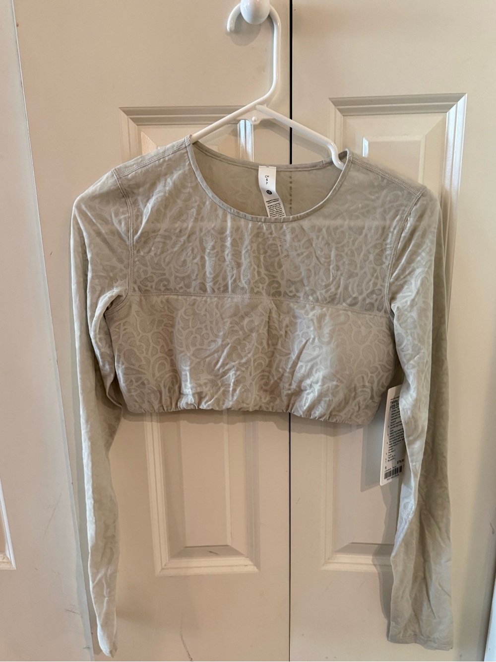 lululemon athletica Light Beige Paisley Long Sleeve Crop Top